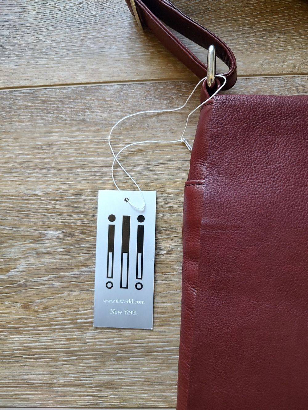 NEW ILI NEW YORK Calfskin Canada Crossbody Bag in Redwood NWT - Picture 6 of 16